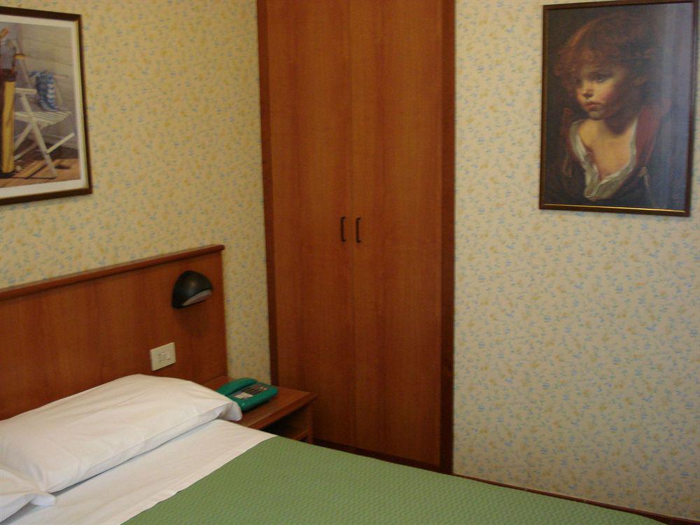 Hotel Corona Rzym Zewnętrze zdjęcie